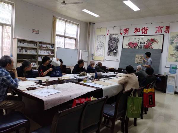 http://news.wnu.edu.cn/__local/B/F4/58/237F2A263613EEC5FA4391CB595_BDB00C87_1D429.jpg