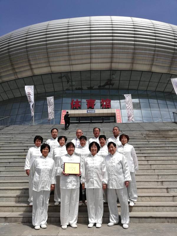 http://news.wnu.edu.cn/__local/4/34/F2/8E847933E16F89DD12D5EF21F13_1F0EB89A_33B8F.jpg
